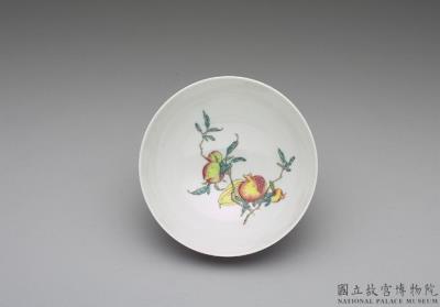 图片[2]-Tea bowl in yang-ts’ai enamels with incised red ground pattern of flower brocade 1741 (Ch’ien-lung reign)-China Archive